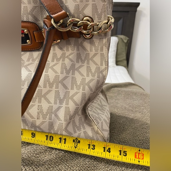 Michael Kors large purse - Picture 13 of 15